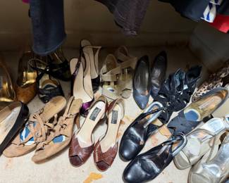 Assorted Women's Fashion Footwear