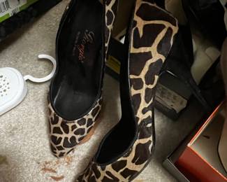 Giraffe Print Calf Hair Pointed Toe Pumps