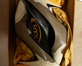 $300,  Tod's Made in Italy Two Tone Leather Spectator Pumps Brogue High Heels Ivory Taupe Designer Shoes