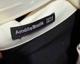 AmélieBoutik Black Knit Top with White Contrast Collar
