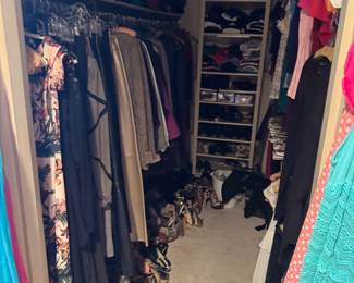Textile Women's Wardrobe and Footwear Collection