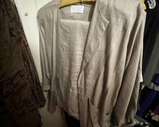 Basile Italian Linen Blend Collarless Blazer