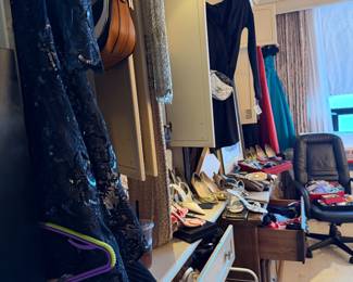 Textile Women's Wardrobe and Footwear Collection