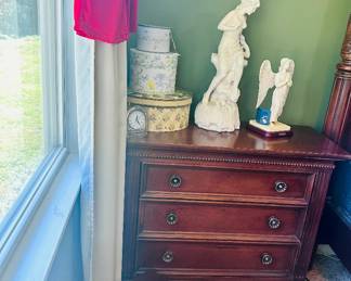 Thomasville Nightstand