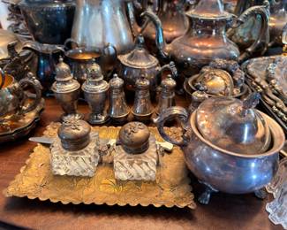 Silver shakers, inkwell set and serving pieces