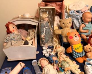 Vintage dolls, teddy bears, Raggedy Ann and doll cradle