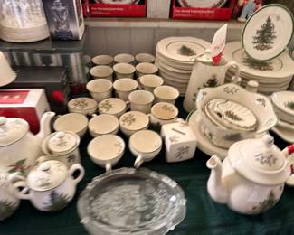 Spode Christmas Tree pattern china set, cups, plates and teapots
