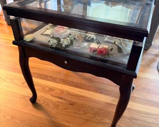 Glass top vitrine display table with cabriole legs