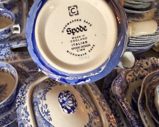 Spode Italian backstamp on blue and white china