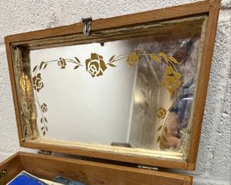 Vintage Wooden Keepsake Box with Scenic Inlay