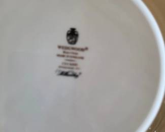 Wedgwood Cuckoo Pattern China Set second image