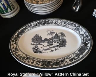 Royal Stafford Willow Pattern China Set third image