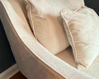 Contemporary Chaise Lounge