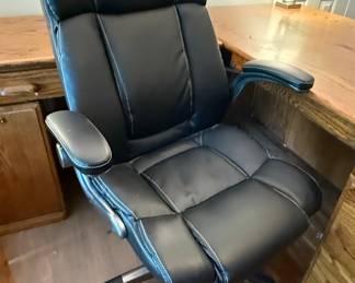 Big and Tall Executive Office Chair Style