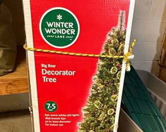 Winter Wonder Big Bear Decorator Tree