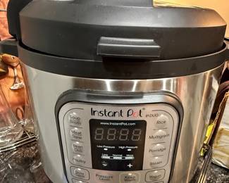 Instant Pot IP-DUO 6-Quart Pressure Cooker
