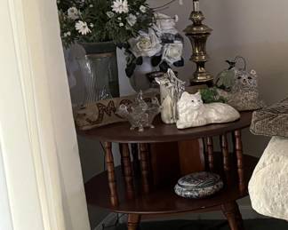 Ethan Allen Round Accent End Table