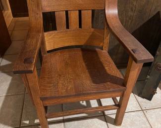 Antique Mission-style quarter-sawn oak chair 