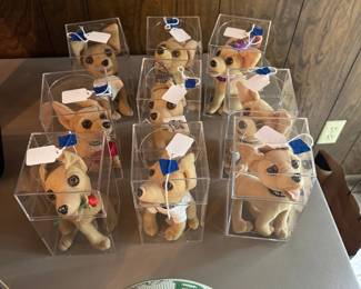 Taco Bell chihuahua figures