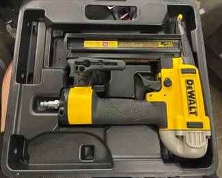 Pneumatic 18-Gauge 1/4 in. Crown Stapler