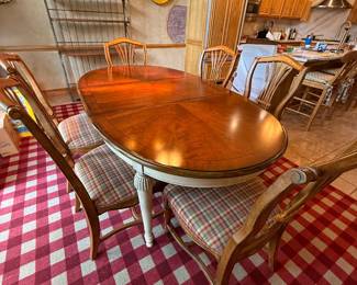 Drexel Heritage Kitchen Table with 6 chairs & extra leaf (Rug is not for sale)