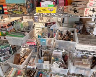 miniatures, train scene accessories, scale model bits and pieces
