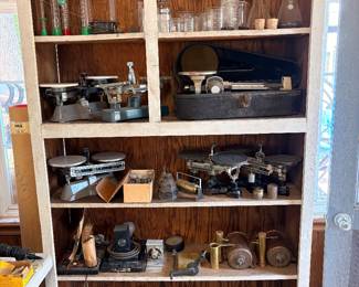 scientific instruments, scales, beakers, Welch Hypsometer etc.
