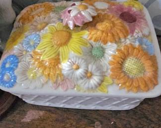 retro serving dish with lid