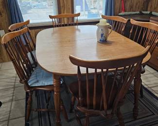 country-style diningroom set
