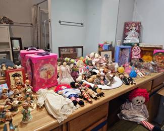 A peak into the doll collection 
