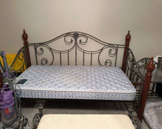 Daybed- like new