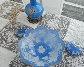 Blue and white intaglio glass 