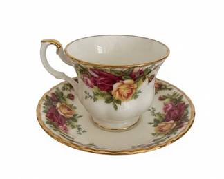 Royal Albert Old Country Roses Tea Set and Accessories sixth image