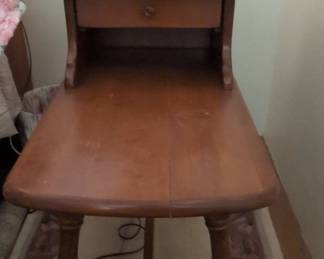 Vintage Ethan Allen Baumritter Solid Hard Rock Maple Colonial Style Step End Table