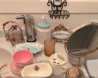Assorted Vintage Bathroom Accessories Collection