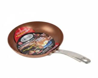 Cast Iron Skillet and Gotham Steel Pan Set fourth image