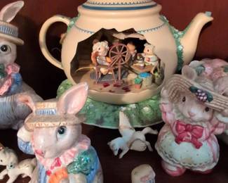 Enesco Bungalow Teapot with Diorama