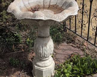 Concrete Bird Bath with Pedestal