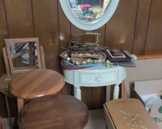 Vintage Oval Vanity Mirror with Wooden Stool and Side Table