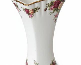 Royal Albert Old Country Roses Musical Teacup and Saucer Set third image