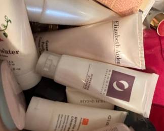 Assorted Cosmetics and Skincare Lot with Clarisonic and Waterpik fifth image