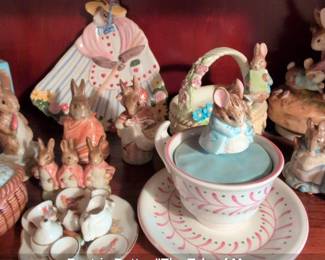 Beatrix Potter The Tale of Mrs. Tittlemouse Collection with Miniature Tea Set