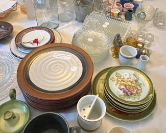 HAnd thrown pottery plate by Richmond artist, Coombs, Dresden platter and dessert plates