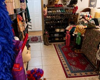 another view of the master bedroom (hat wall to left)