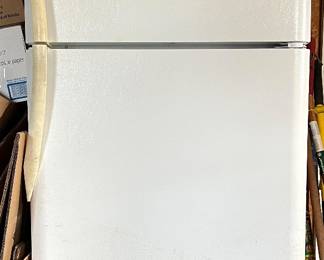 Frigidaire refrigerator 