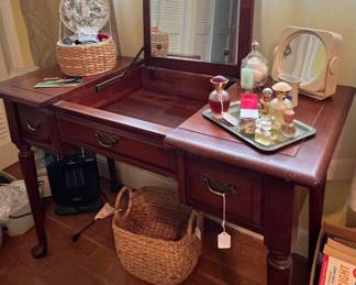 Vintage vanity with mirror 