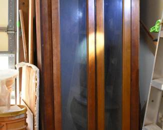 Closing doors of the working phone booth