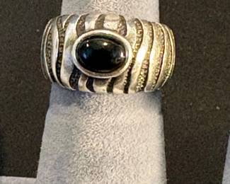 j Sterling Silver Native American Style Ring with Black Onyx stone