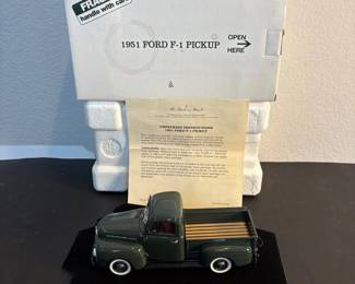 t Danbury Mint 1951 Ford F1 Pickup Model with Original Packaging and Instructions