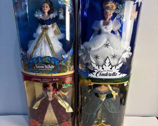 d Disney Holiday Princess Collection Dolls Featuring Snow White, Cinderella, Beauty and the Beast, and Aladdin